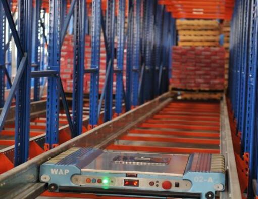 大家都看中了穿梭式貨架哪些方面,使得它使用越開越多